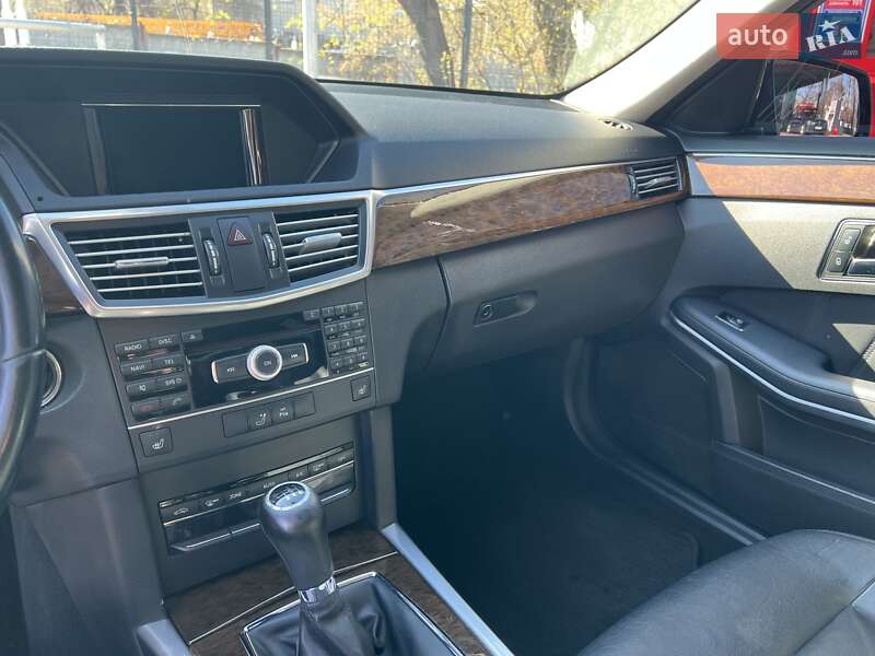 Седан Mercedes-Benz E-Class 2010 в Ровно