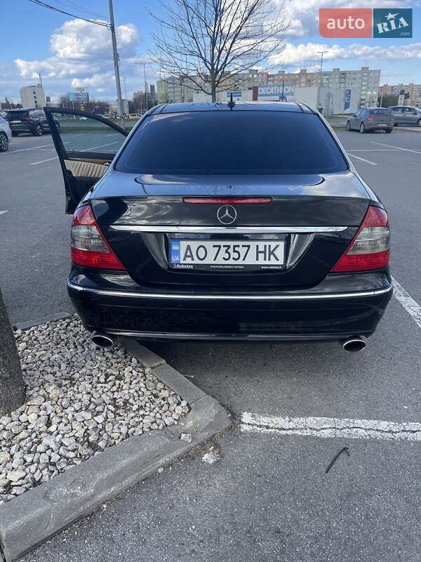 Седан Mercedes-Benz E-Class 2006 в Ужгороді