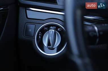 Купе Mercedes-Benz E-Class 2011 в 