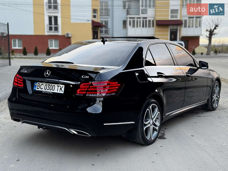 Седан Mercedes-Benz E-Class 2013 в Львове