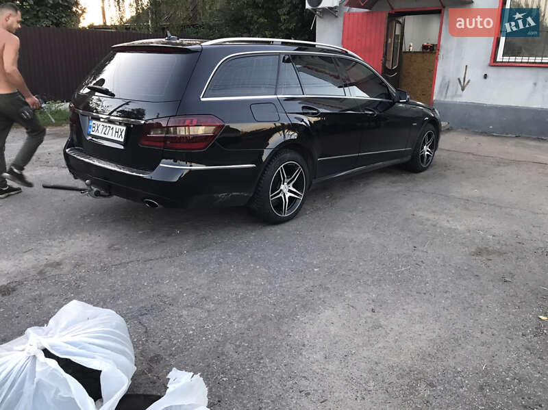 Універсал Mercedes-Benz E-Class 2011 в Старокостянтинові