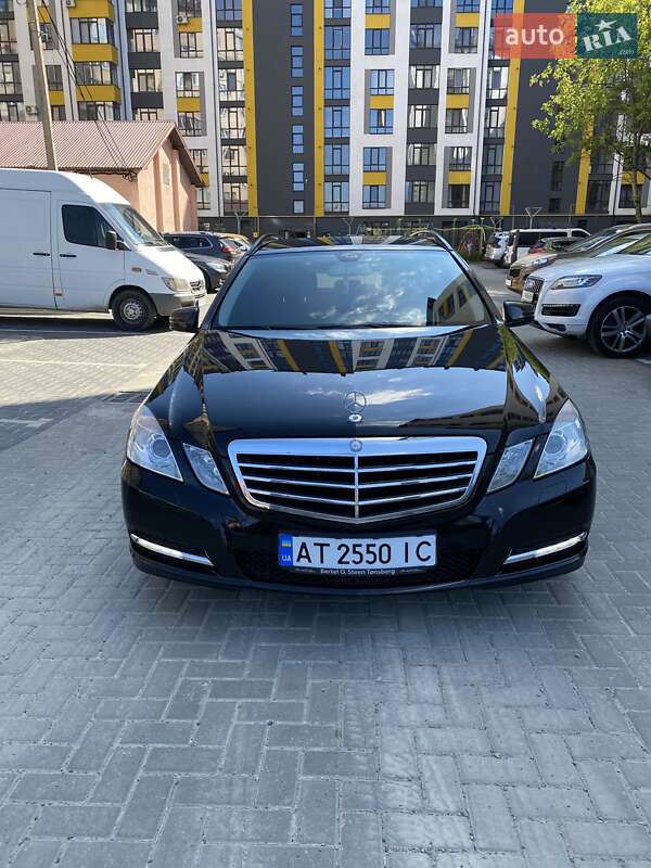 Універсал Mercedes-Benz E-Class 2011 в Івано-Франківську