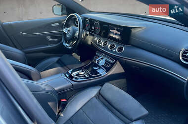 Седан Mercedes-Benz E-Class 2017 в 