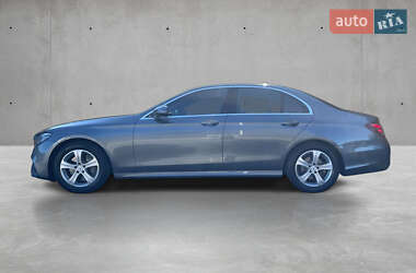 Седан Mercedes-Benz E-Class 2017 в 