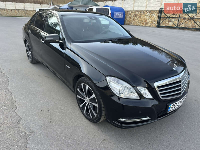 Седан Mercedes-Benz E-Class 2011 в Могилев-Подольске