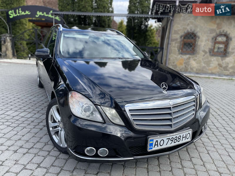 Универсал Mercedes-Benz E-Class 2011 в 