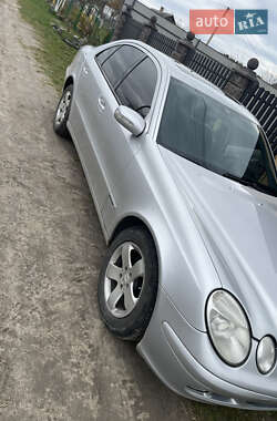 Седан Mercedes-Benz E-Class 2004 в 