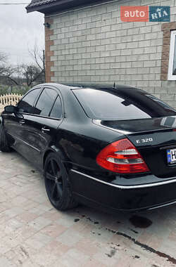 Седан Mercedes-Benz E-Class 2004 в 