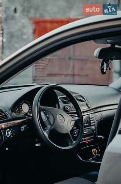 Седан Mercedes-Benz E-Class 2003 в 