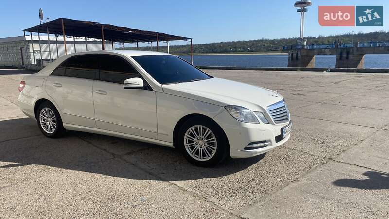 Mercedes-Benz E-Class 2010