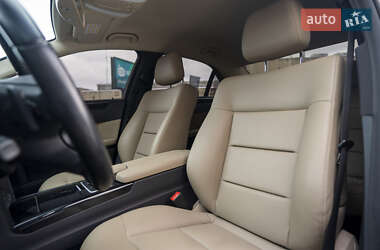 Седан Mercedes-Benz E-Class 2010 в 