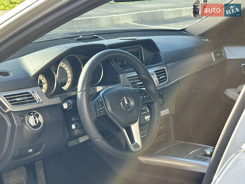 Седан Mercedes-Benz E-Class 2013 в Умані