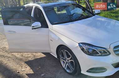 Седан Mercedes-Benz E-Class 2015 в 
