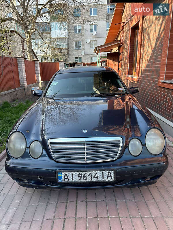 Катафалк Mercedes-Benz E-Class 2001 в 