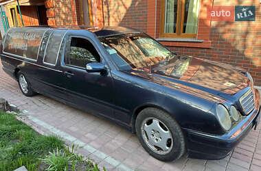 Катафалк Mercedes-Benz E-Class 2001 в 