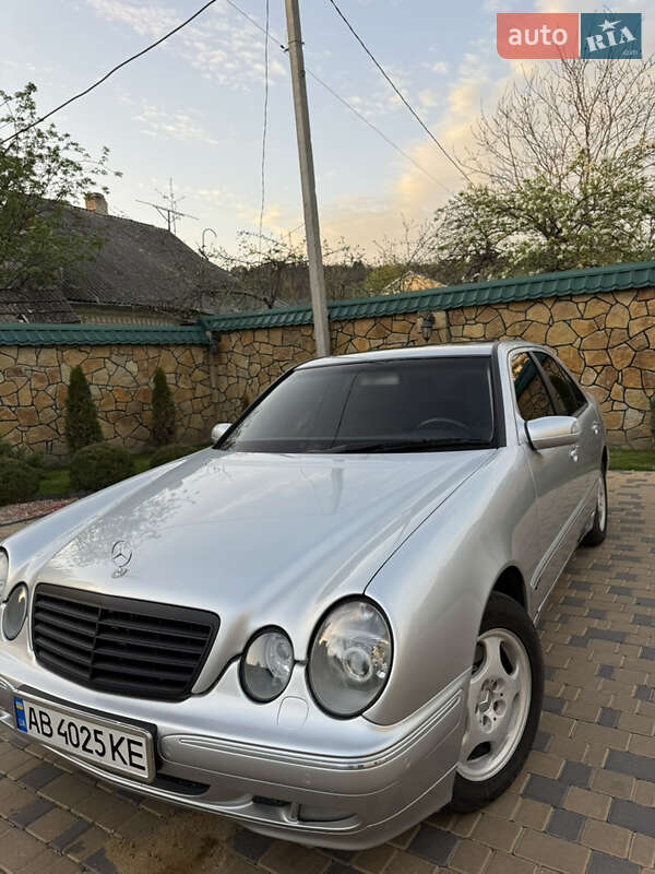 Седан Mercedes-Benz E-Class 2001 в Могилів-Подільському