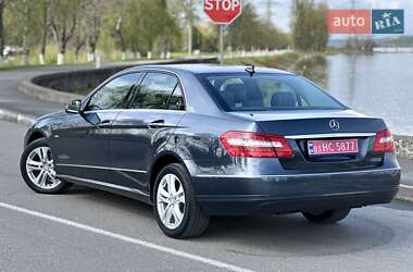Седан Mercedes-Benz E-Class 2010 в 