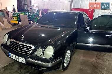 Седан Mercedes-Benz E-Class 2000 в 