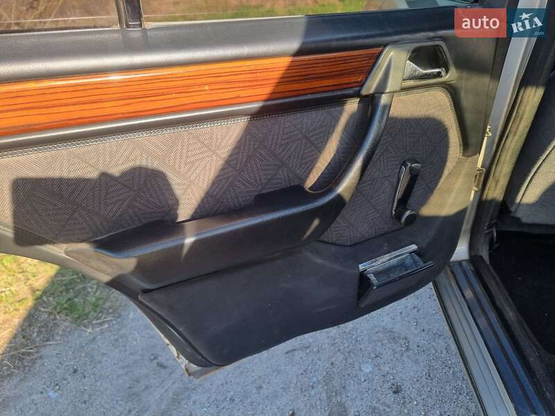 Седан Mercedes-Benz E-Class 1995 в Коростишеві