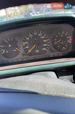 Седан Mercedes-Benz E-Class 1992 в 