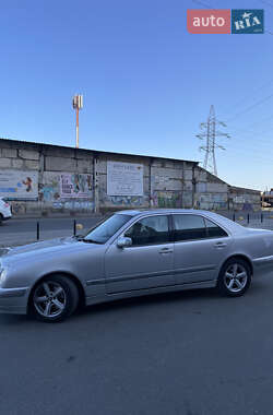 Седан Mercedes-Benz E-Class 1999 в 