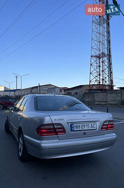 Седан Mercedes-Benz E-Class 1999 в 