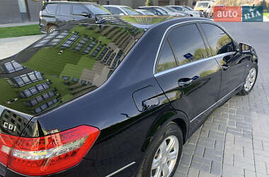 Седан Mercedes-Benz E-Class 2010 в 