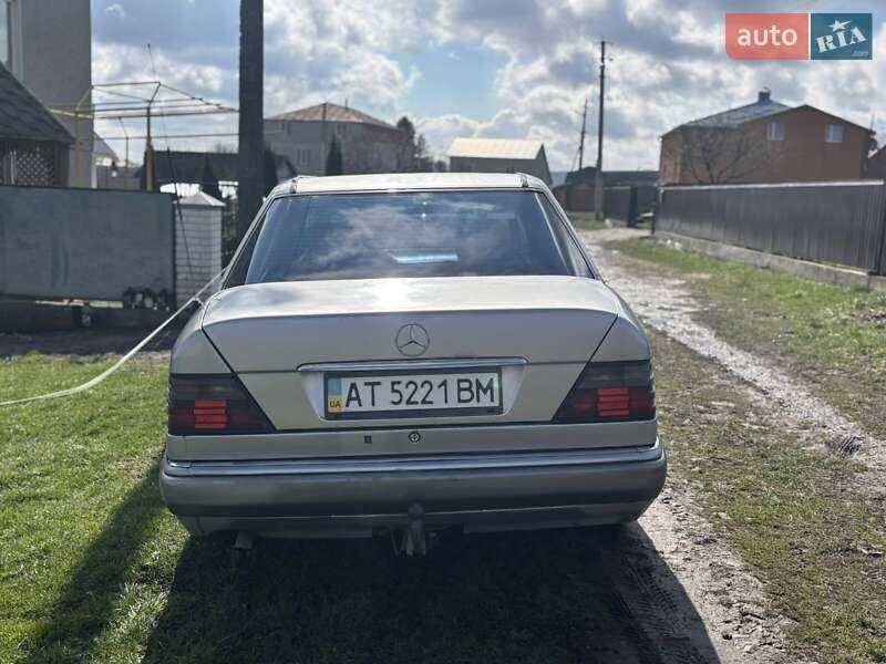Седан Mercedes-Benz E-Class 1995 в Рогатині