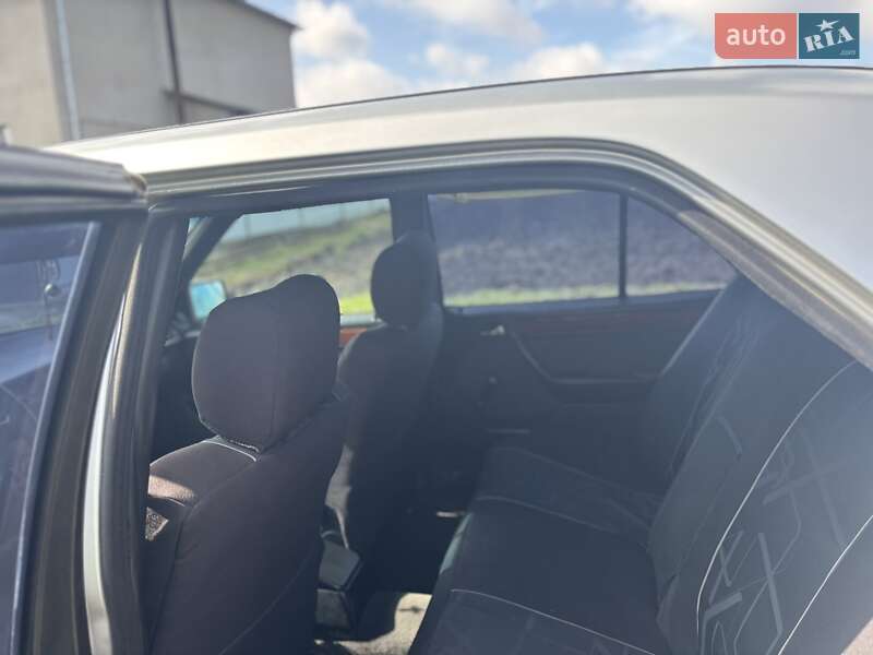 Седан Mercedes-Benz E-Class 1995 в Рогатині