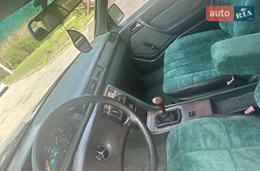Седан Mercedes-Benz E-Class 1989 в 