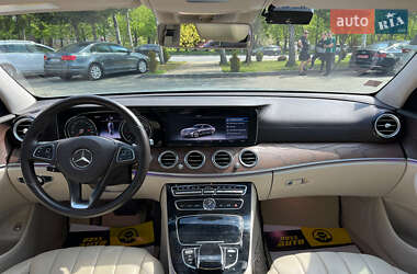 Седан Mercedes-Benz E-Class 2016 в 