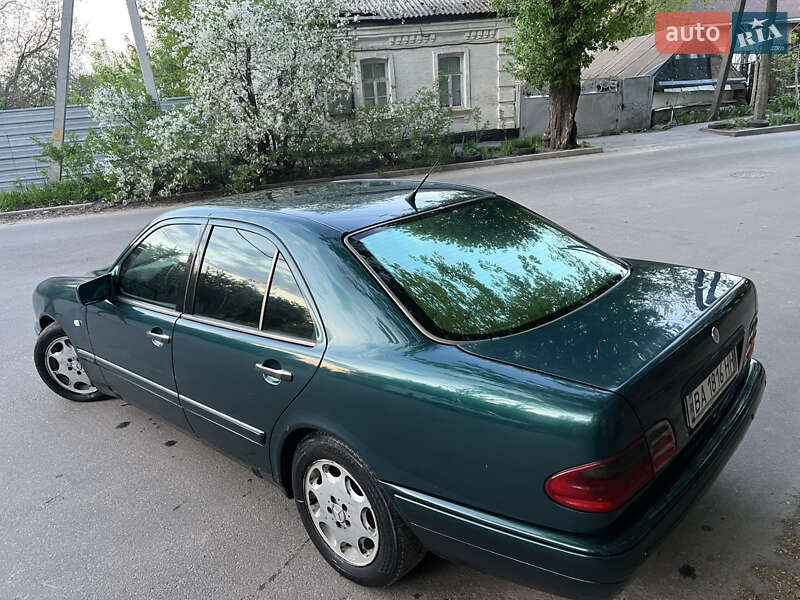 Седан Mercedes-Benz E-Class 1998 в Кропивницькому