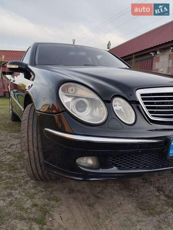 Mercedes-Benz E-Class 2005