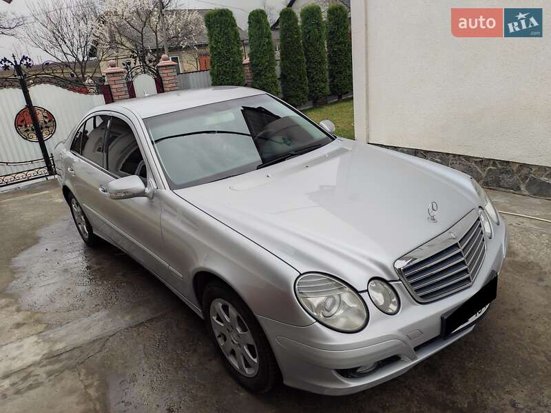 Седан Mercedes-Benz E-Class 2007 в Черновцах