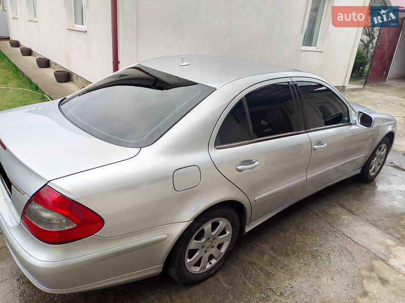 Седан Mercedes-Benz E-Class 2007 в Черновцах