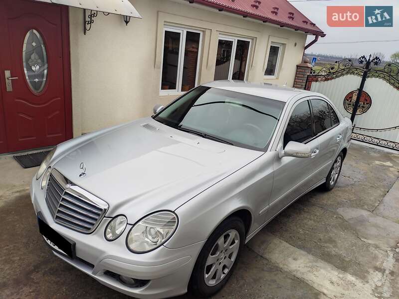 Седан Mercedes-Benz E-Class 2007 в Черновцах