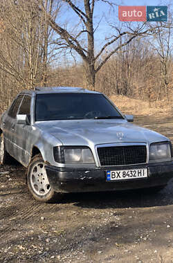 Седан Mercedes-Benz E-Class 1987 в 