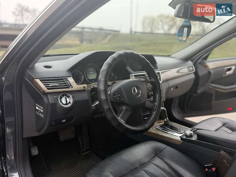 Универсал Mercedes-Benz E-Class 2010 в Александрие