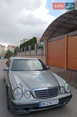 Седан Mercedes-Benz E-Class 2000 в 