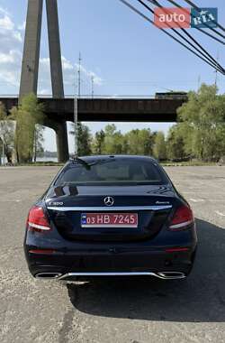 Седан Mercedes-Benz E-Class 2017 в 