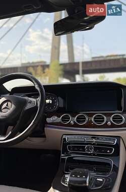 Седан Mercedes-Benz E-Class 2017 в 