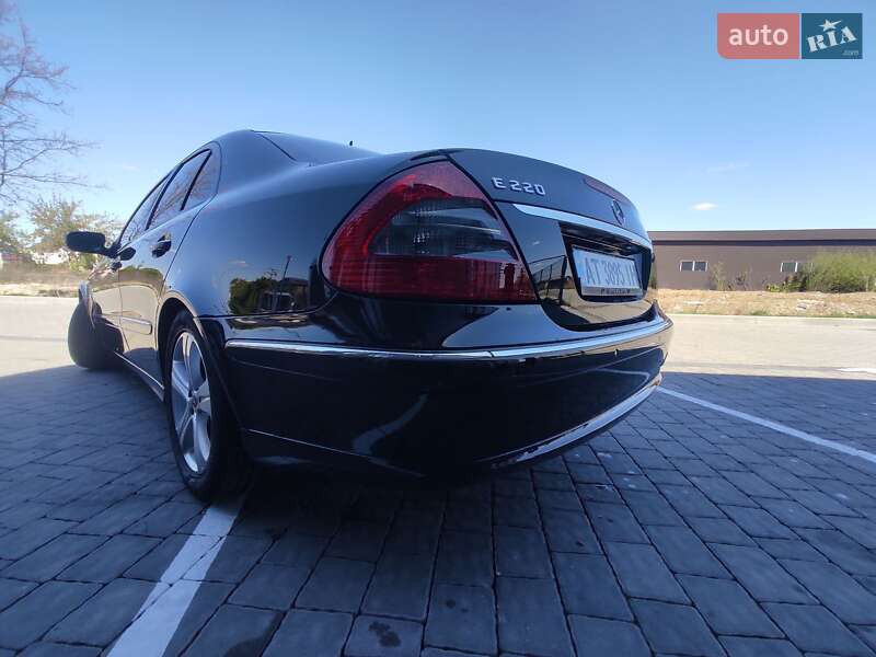 Седан Mercedes-Benz E-Class 2006 в Ивано-Франковске