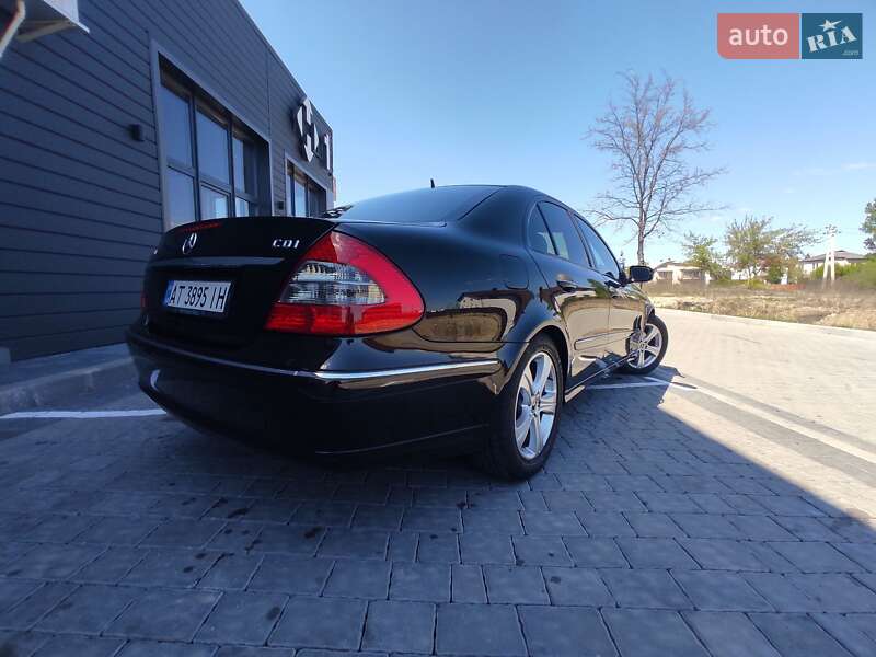 Седан Mercedes-Benz E-Class 2006 в Ивано-Франковске