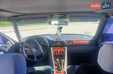 Седан Mercedes-Benz E-Class 1990 в 