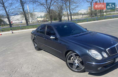 Седан Mercedes-Benz E-Class 2002 в 