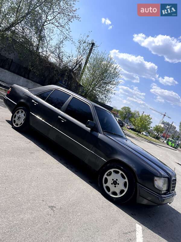 Седан Mercedes-Benz E-Class 1994 в Житомирі