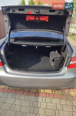 Седан Mercedes-Benz E-Class 2011 в 