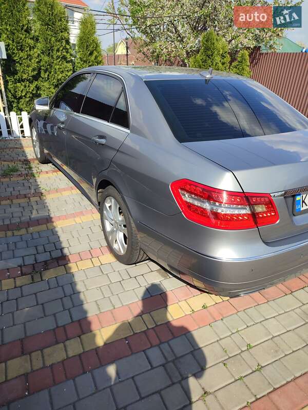 Седан Mercedes-Benz E-Class 2011 в Борисполе