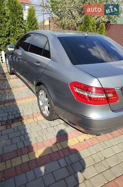 Седан Mercedes-Benz E-Class 2011 в 