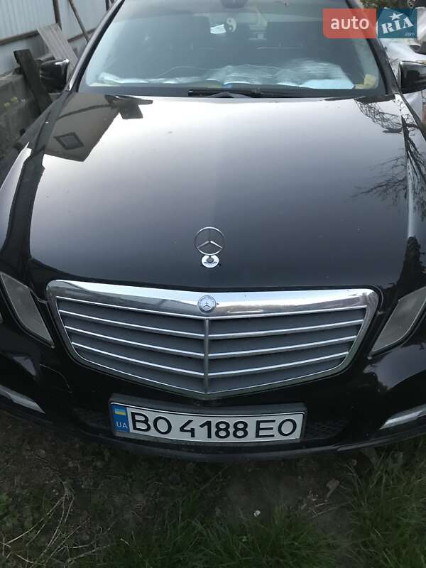 Седан Mercedes-Benz E-Class 2012 в 